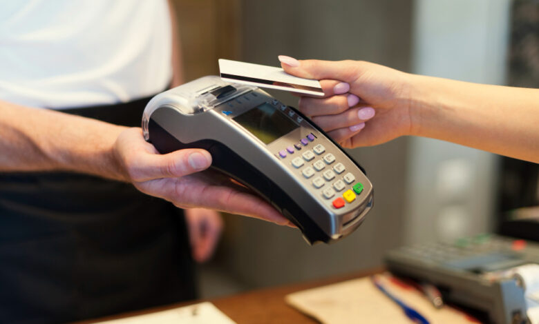 Receita Federal vai notificar quem usa cartão em 2026? Veja a verdade